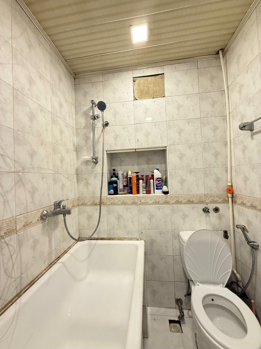 Satılır 4 otaqlı köhnə tikili, 77.4 m², Qara Qarayev m.-10