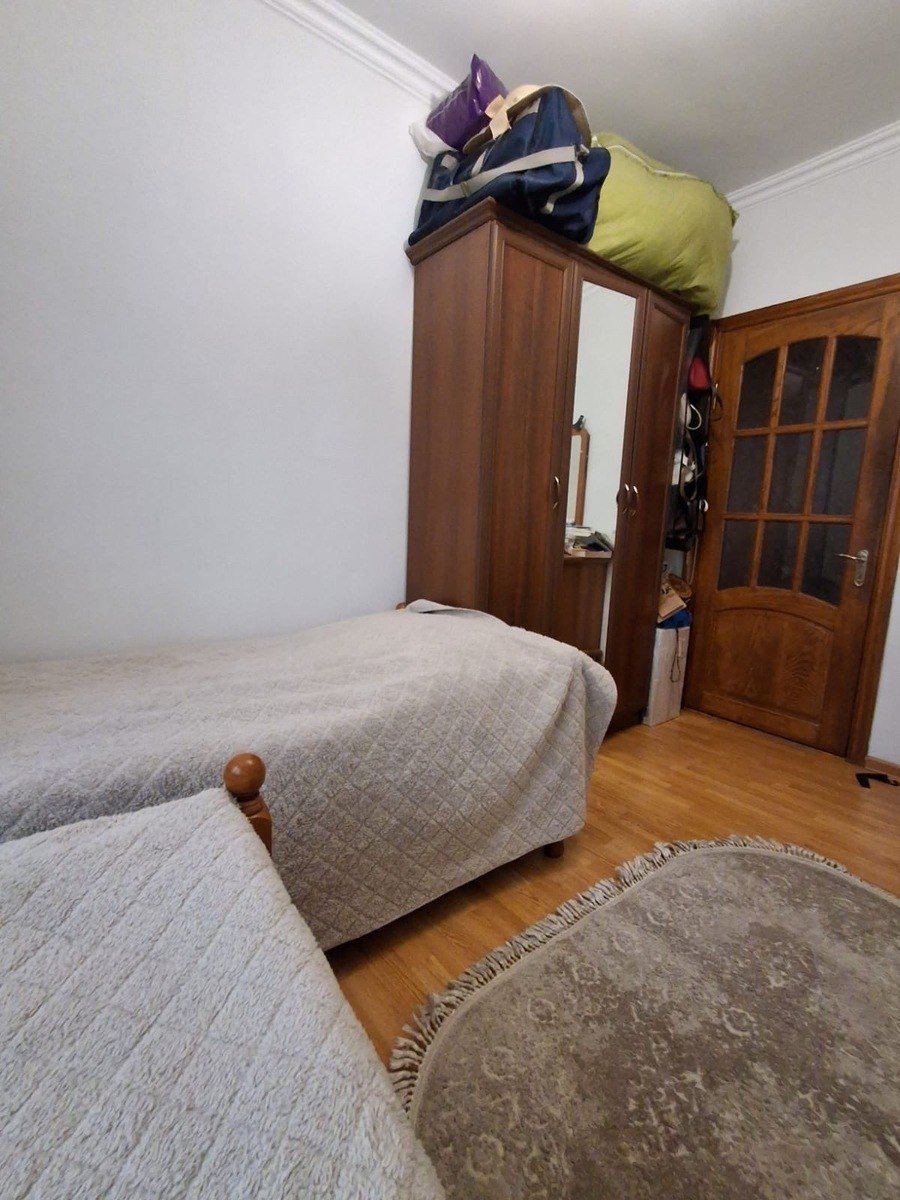 Satılır 4 otaqlı köhnə tikili, 77.4 m², Qara Qarayev m.-13