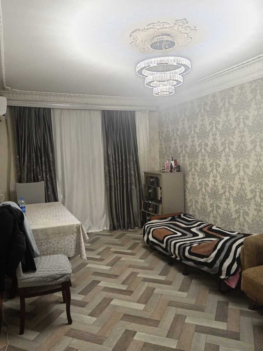 Kirayə verilir 2 otaqlı köhnə tikili, 50 m², Neftçilər m.-1