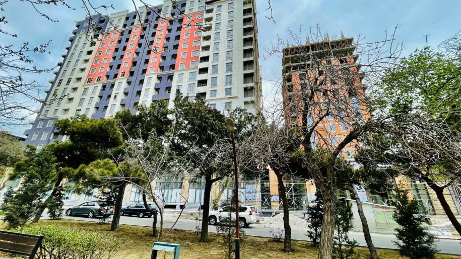 Satılır 2 otaqlı yeni tikili, 77 m², Qara Qarayev m.-1
