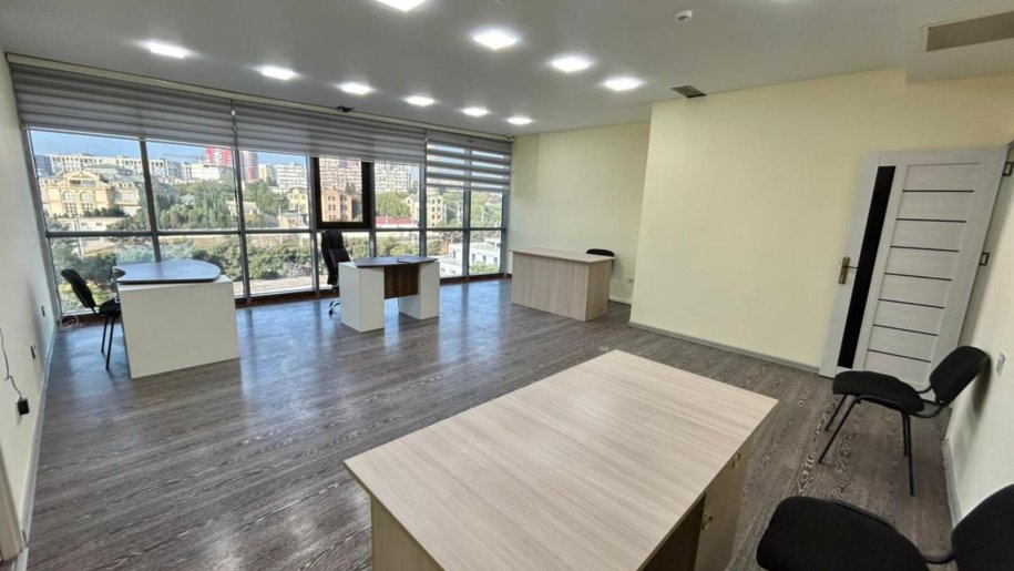 160 m<sup>2</sup> ofis icarəyə verilir, Xətai m.-1