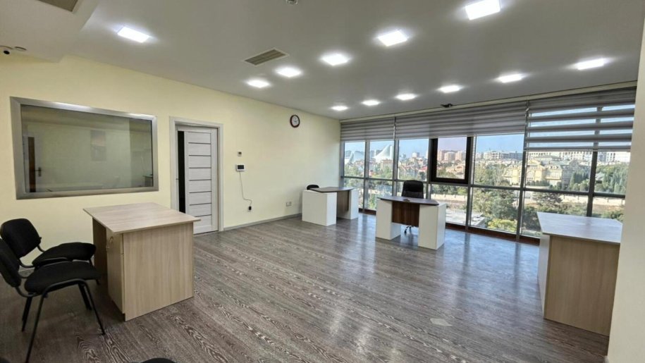 160 m<sup>2</sup> ofis icarəyə verilir, Xətai m.-3