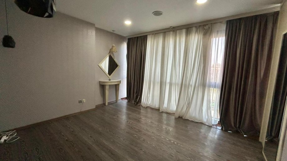 160 m<sup>2</sup> ofis icarəyə verilir, Xətai m.-7