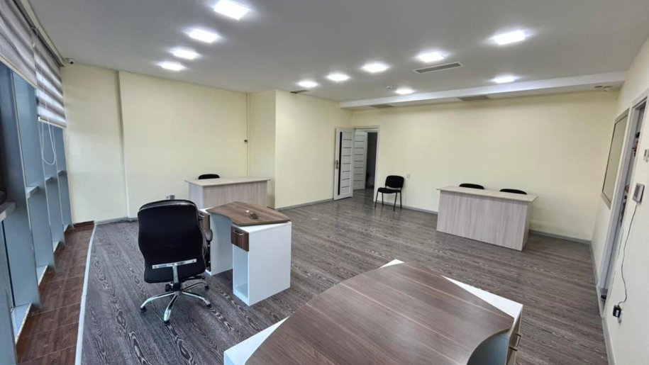 160 m<sup>2</sup> ofis icarəyə verilir, Xətai m.-8