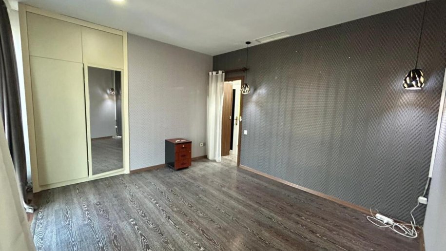 160 m<sup>2</sup> ofis icarəyə verilir, Xətai m.-10