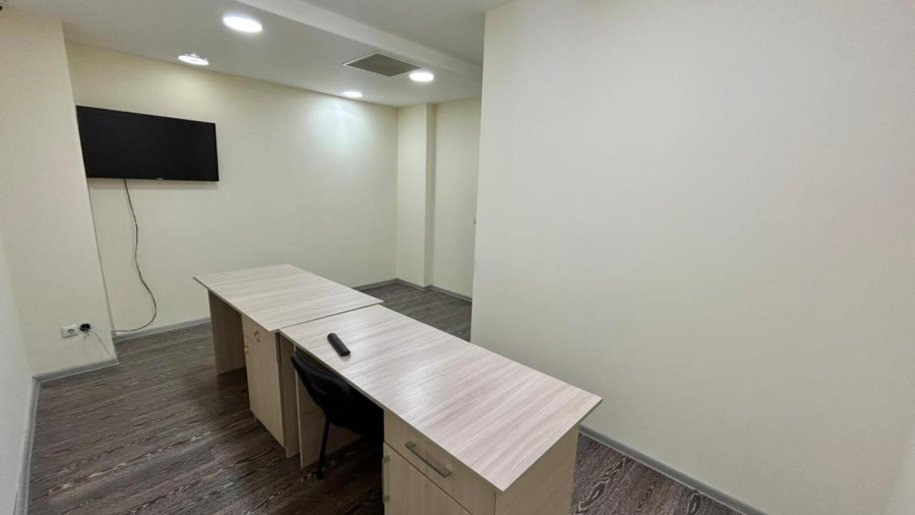 160 m<sup>2</sup> ofis icarəyə verilir, Xətai m.-15