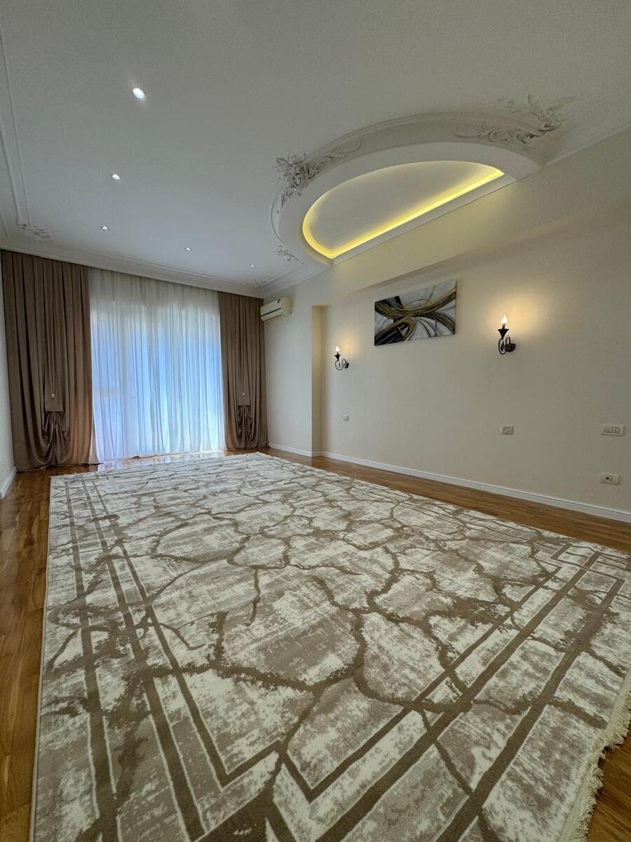 Satılır 4 otaqlı yeni tikili, 220 m², 28 May m.-10