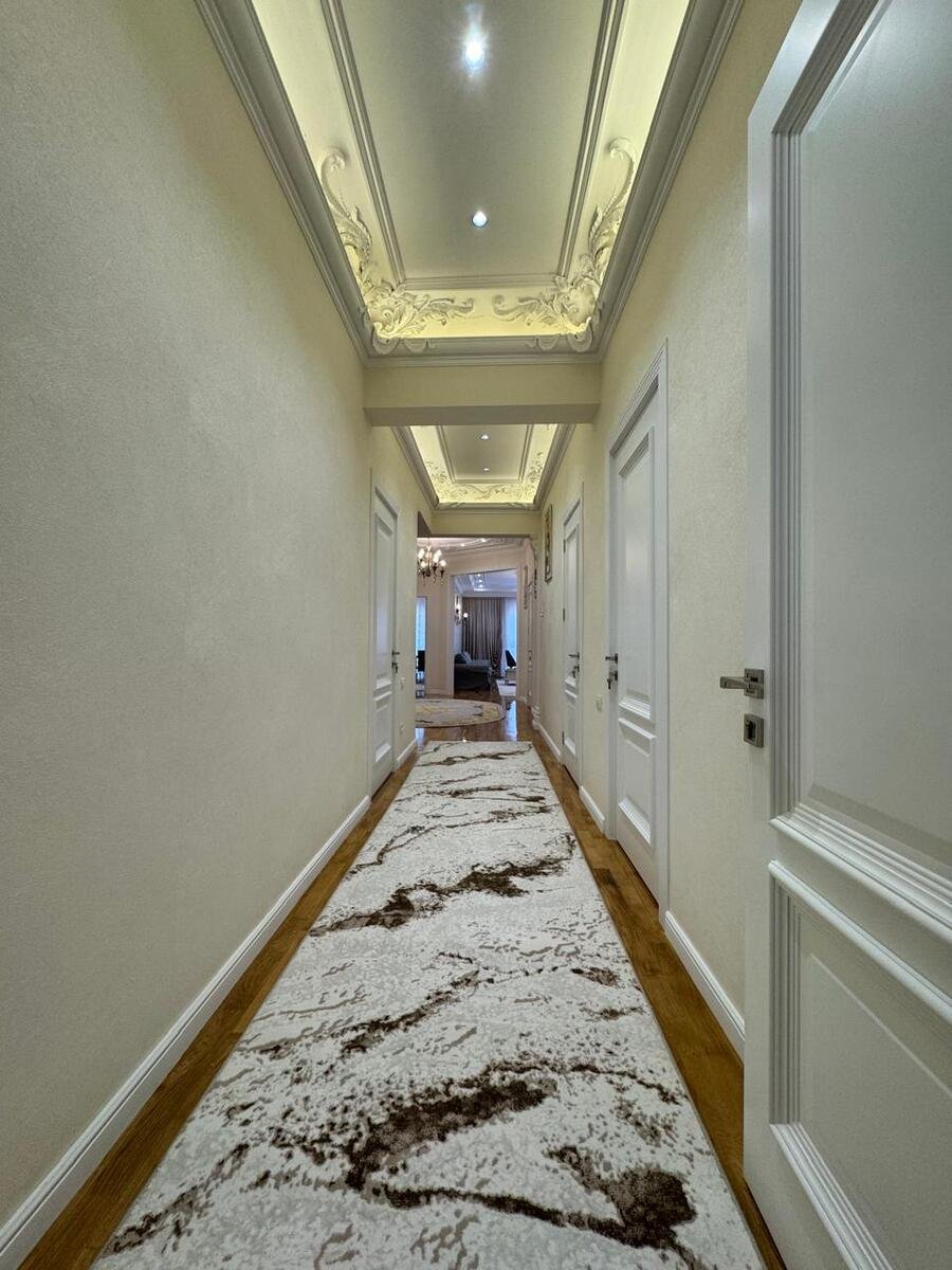 Satılır 4 otaqlı yeni tikili, 220 m², 28 May m.-12