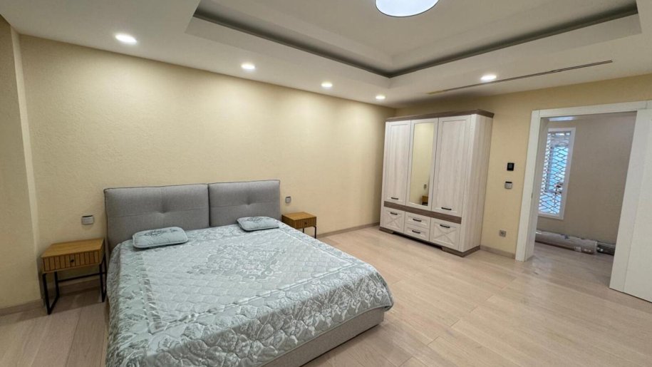 Kirayə verilir 4 otaqlı yeni tikili, 325 m², İçərişəhər m.-12