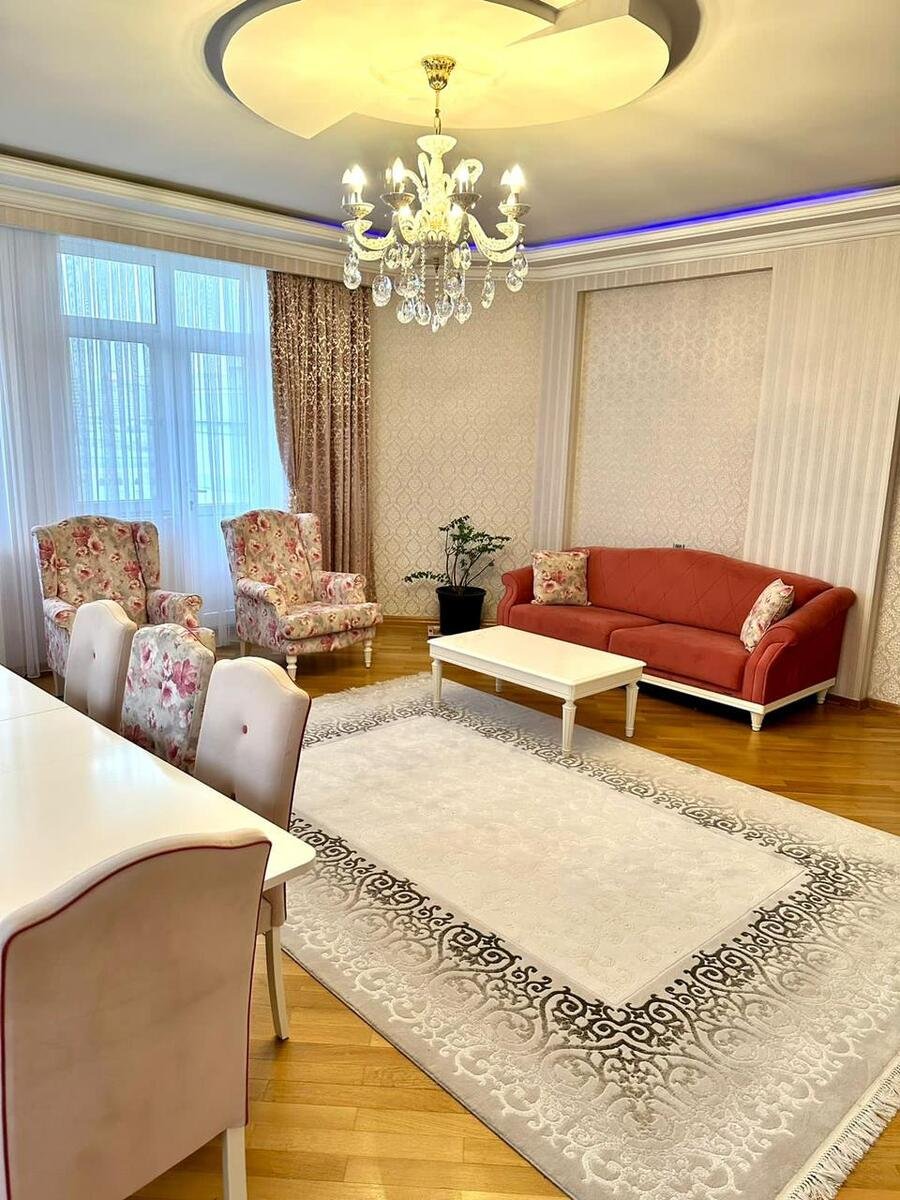 Kirayə verilir 3 otaqlı yeni tikili, 140 m², Sahil m.-1