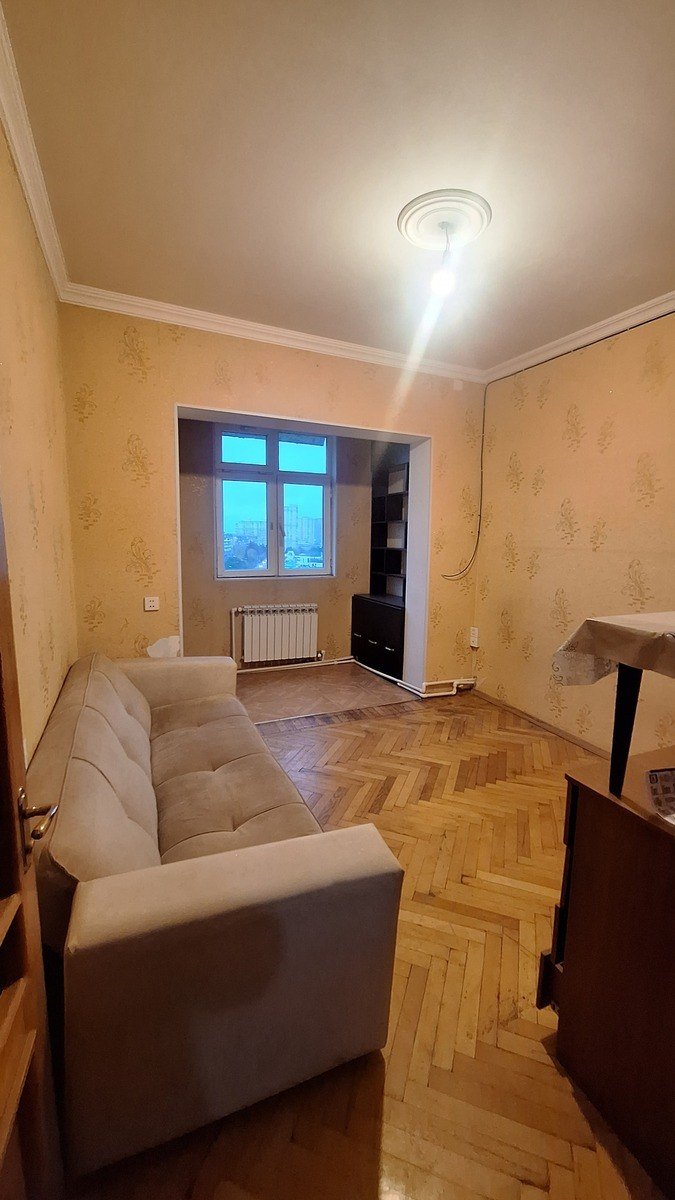 Satılır 1 otaqlı köhnə tikili, 40 m², 8-ci mikrorayon-1