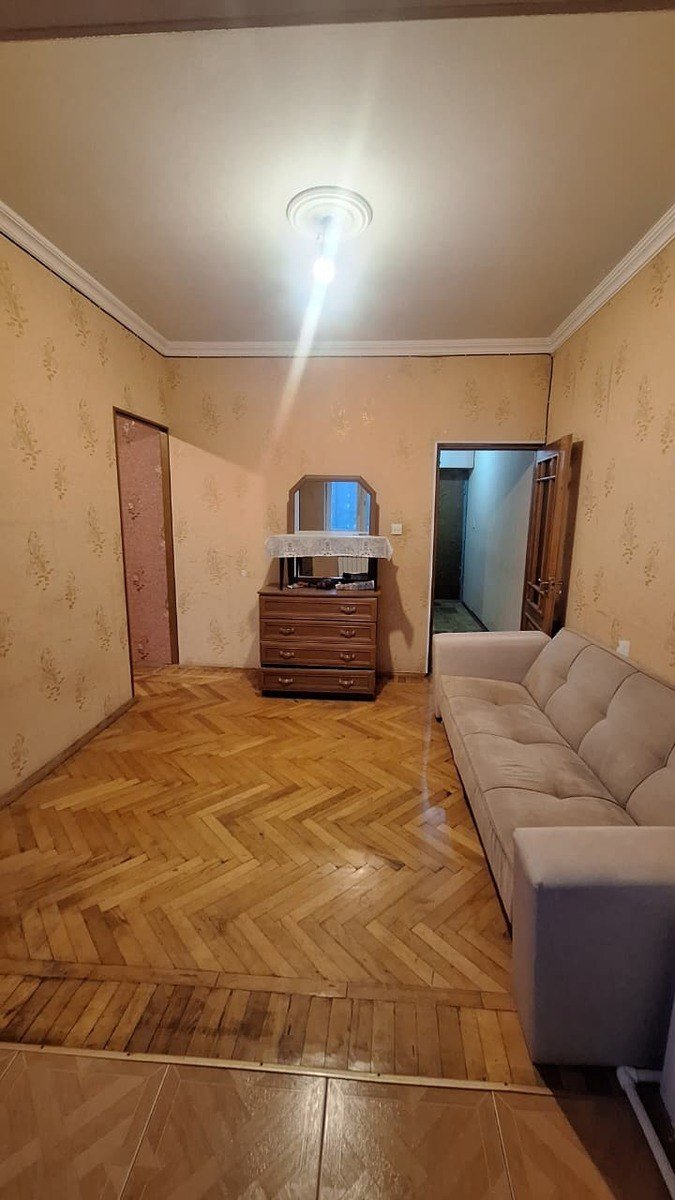 Satılır 1 otaqlı köhnə tikili, 40 m², 8-ci mikrorayon-3