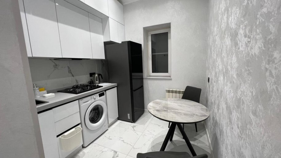 Kirayə verilir 3 otaqlı köhnə tikili, 95 m², Sahil m.-5