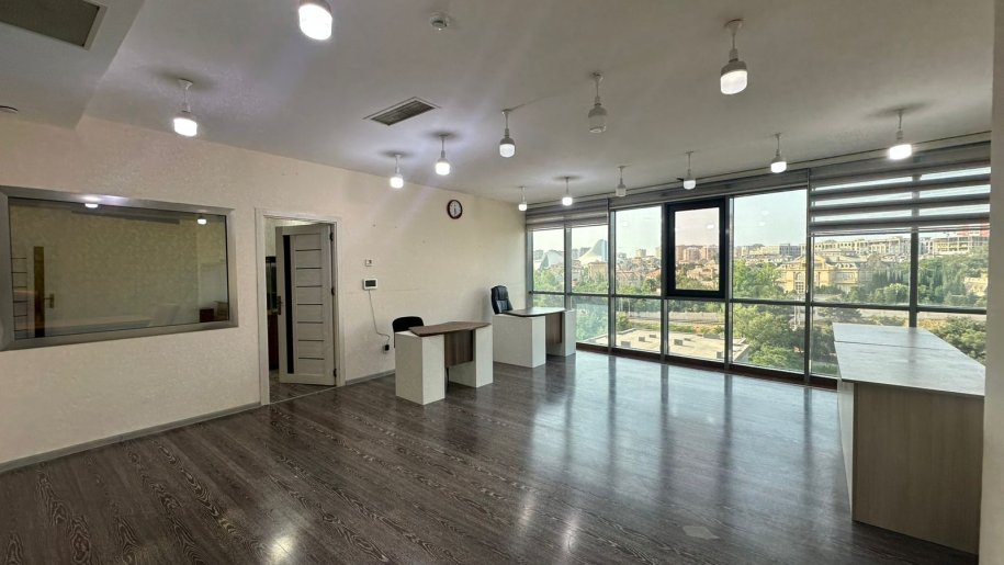 120 m<sup>2</sup> ofis icarəyə verilir, Xətai m.-1