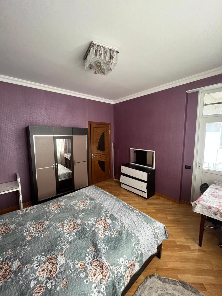 Kirayə verilir 3 otaqlı yeni tikili, 150 m², İnşaatçılar m.-4