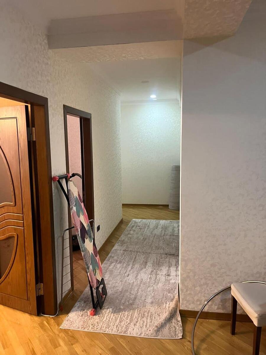 Kirayə verilir 3 otaqlı yeni tikili, 150 m², İnşaatçılar m.-5