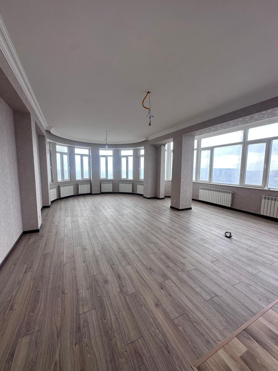Satılır 4 otaqlı yeni tikili, 156 m², İnşaatçılar m.-1