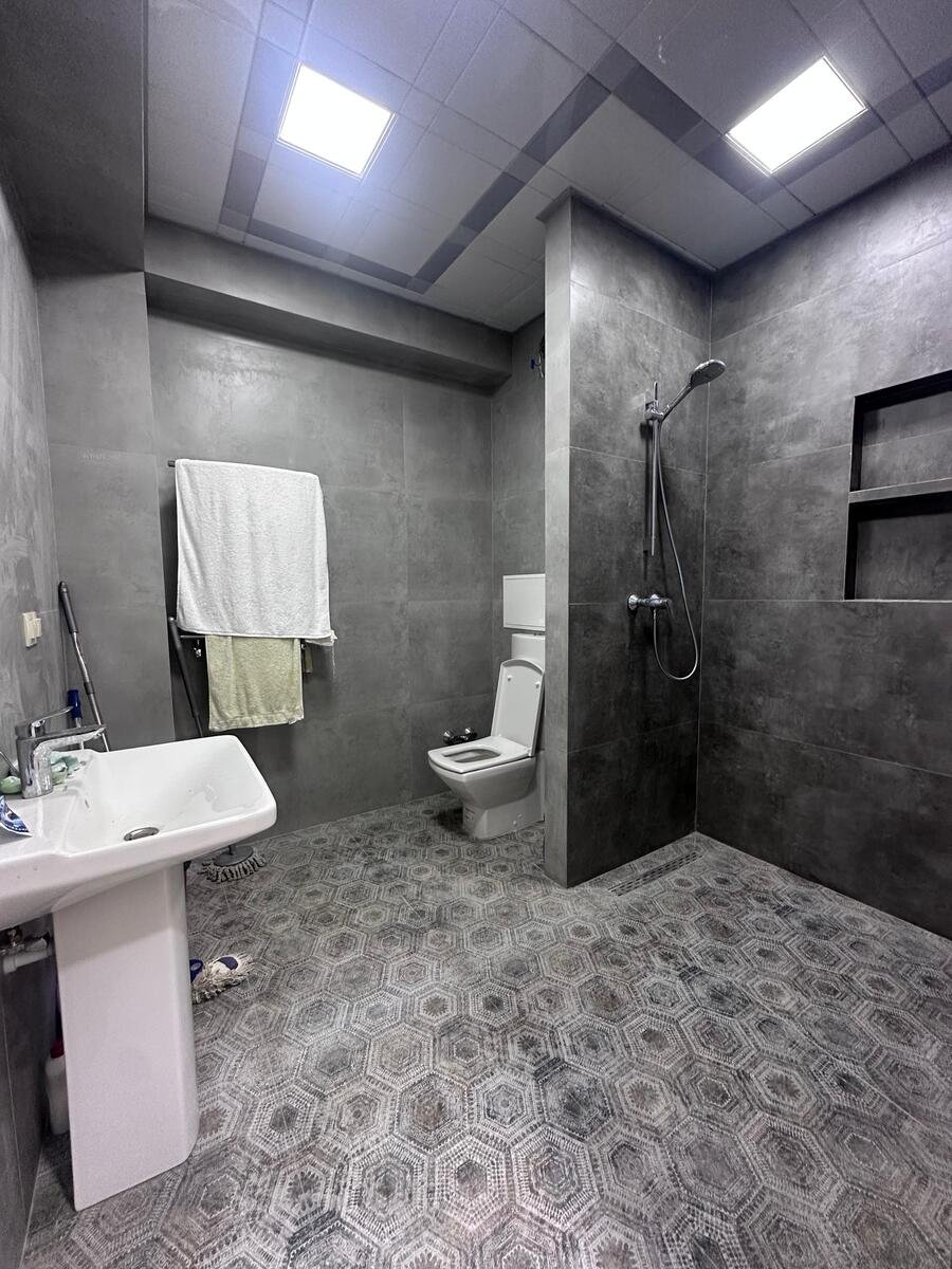 Satılır 4 otaqlı yeni tikili, 156 m², İnşaatçılar m.-17