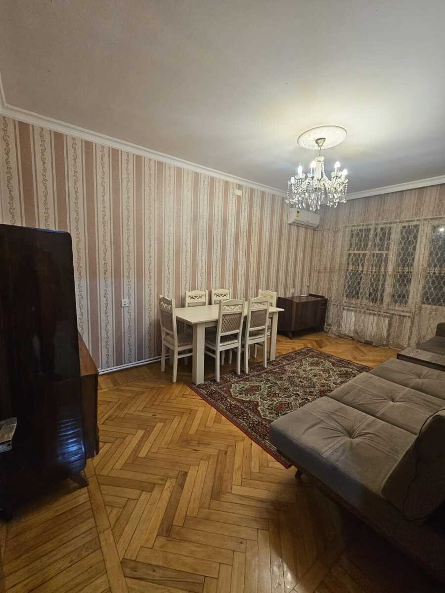 Kirayə verilir 4 otaqlı köhnə tikili, 110 m², Azadlıq Prospekti m.-2