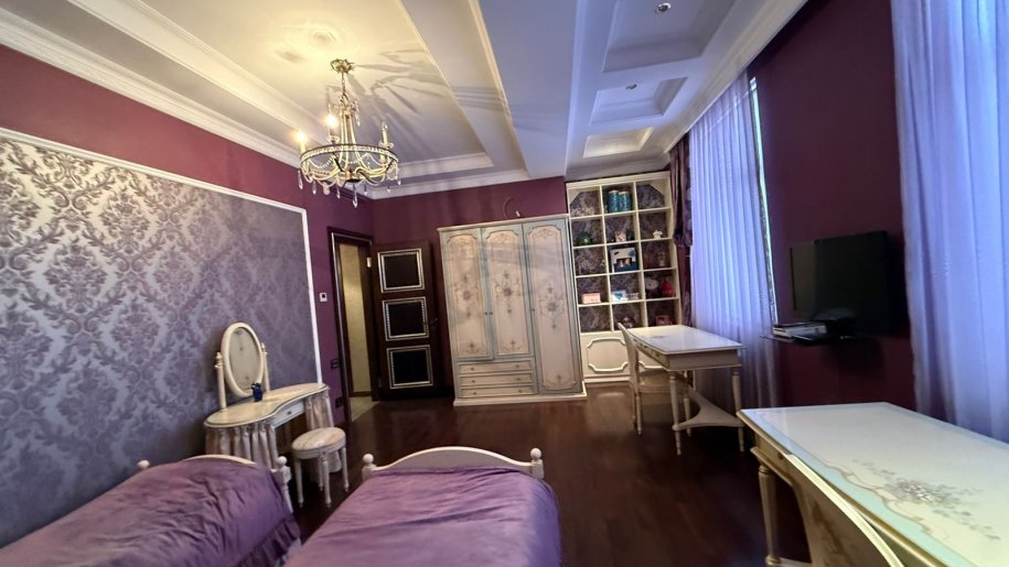 Satılır 4 otaqlı yeni tikili, 210 m², 28 May m.-10