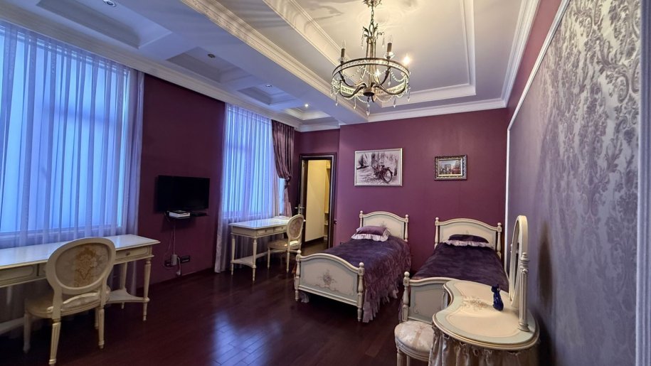 Satılır 4 otaqlı yeni tikili, 210 m², 28 May m.-12