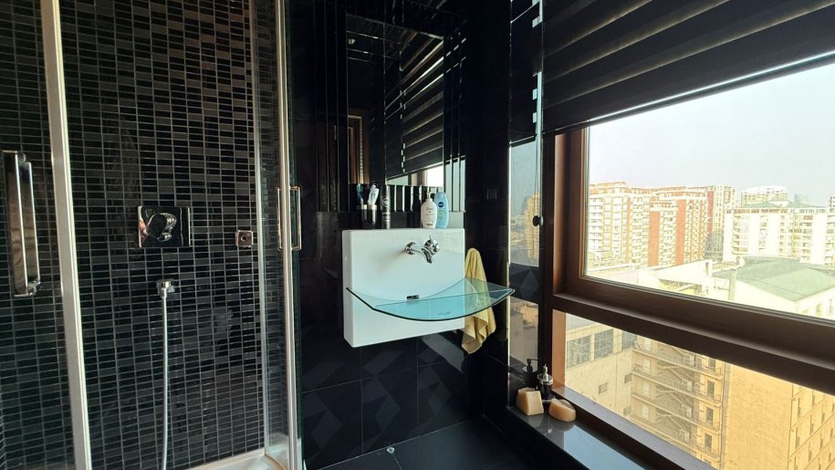 Satılır 4 otaqlı yeni tikili, 210 m², 28 May m.-15