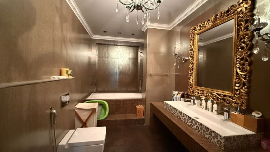 Satılır 4 otaqlı yeni tikili, 210 m², 28 May m.-28