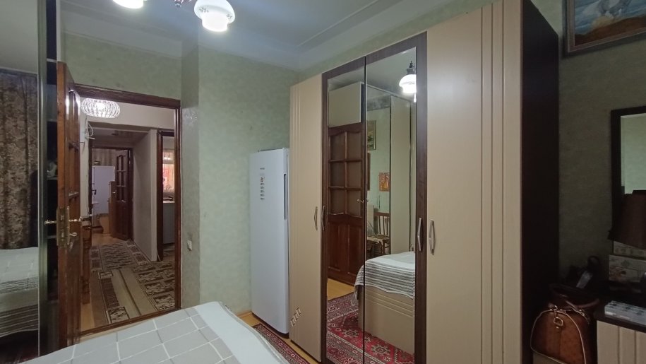 Satılır 4 otaqlı köhnə tikili, 90 m², Qara Qarayev m.-5