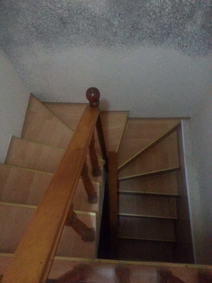 Satılır 4 otaqlı köhnə tikili, 90 m², Qara Qarayev m.-11