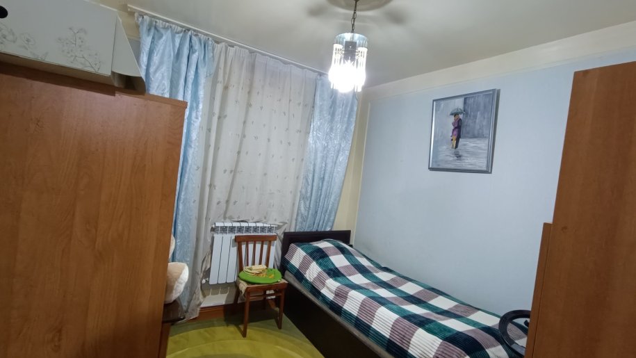 Satılır 4 otaqlı köhnə tikili, 90 m², Qara Qarayev m.-20