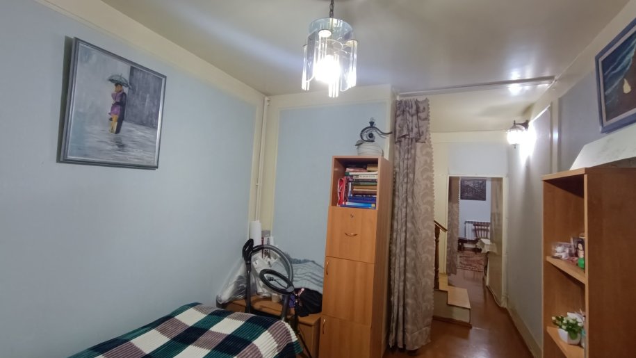Satılır 4 otaqlı köhnə tikili, 90 m², Qara Qarayev m.-21