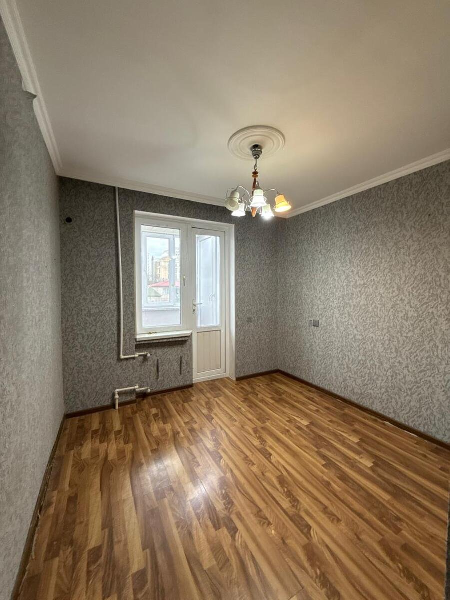 Satılır 3 otaqlı köhnə tikili, 90 m², 20 Yanvar m.-6