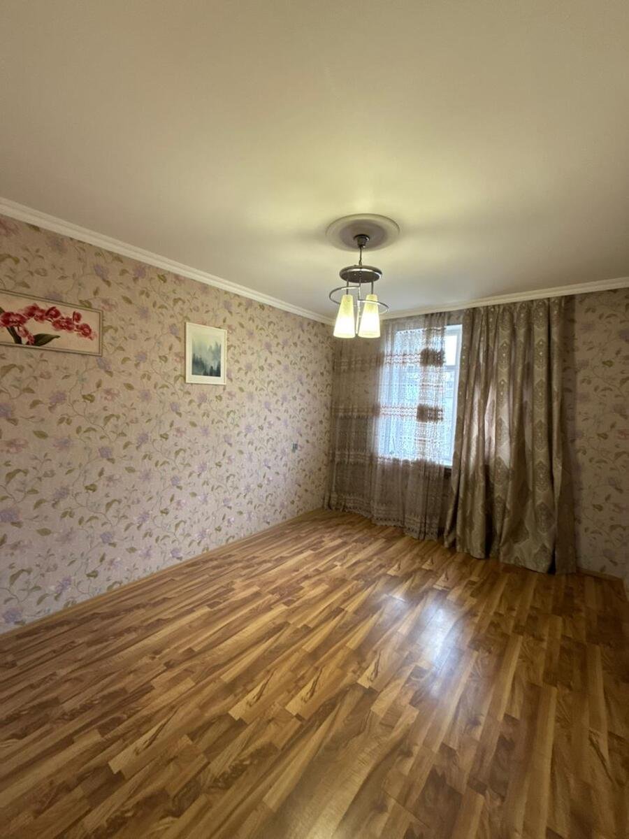 Satılır 3 otaqlı köhnə tikili, 90 m², 20 Yanvar m.-8