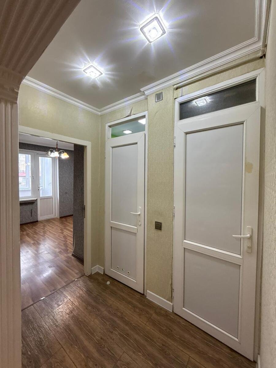 Satılır 3 otaqlı köhnə tikili, 90 m², 20 Yanvar m.-13