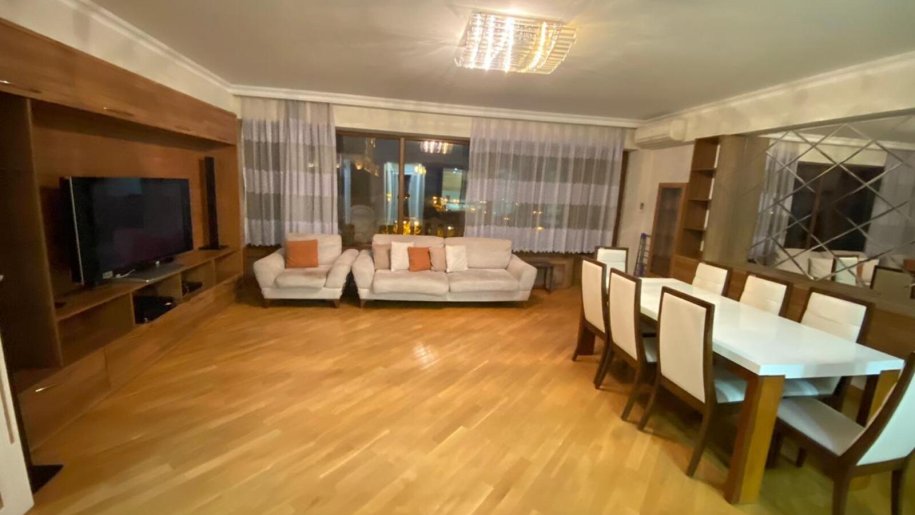 Kirayə verilir 3 otaqlı köhnə tikili, 120 m², 28 May m.-3