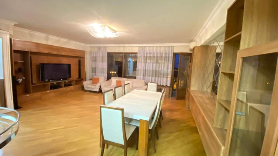 Kirayə verilir 3 otaqlı köhnə tikili, 120 m², 28 May m.-4