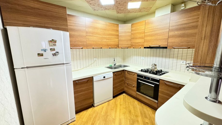 Kirayə verilir 3 otaqlı köhnə tikili, 120 m², 28 May m.-10