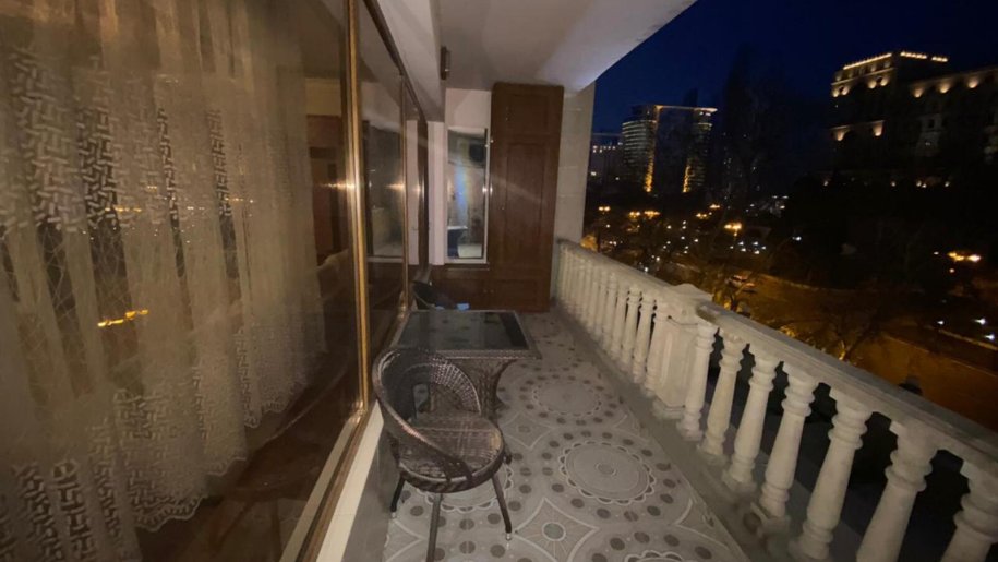 Kirayə verilir 3 otaqlı köhnə tikili, 120 m², 28 May m.-20