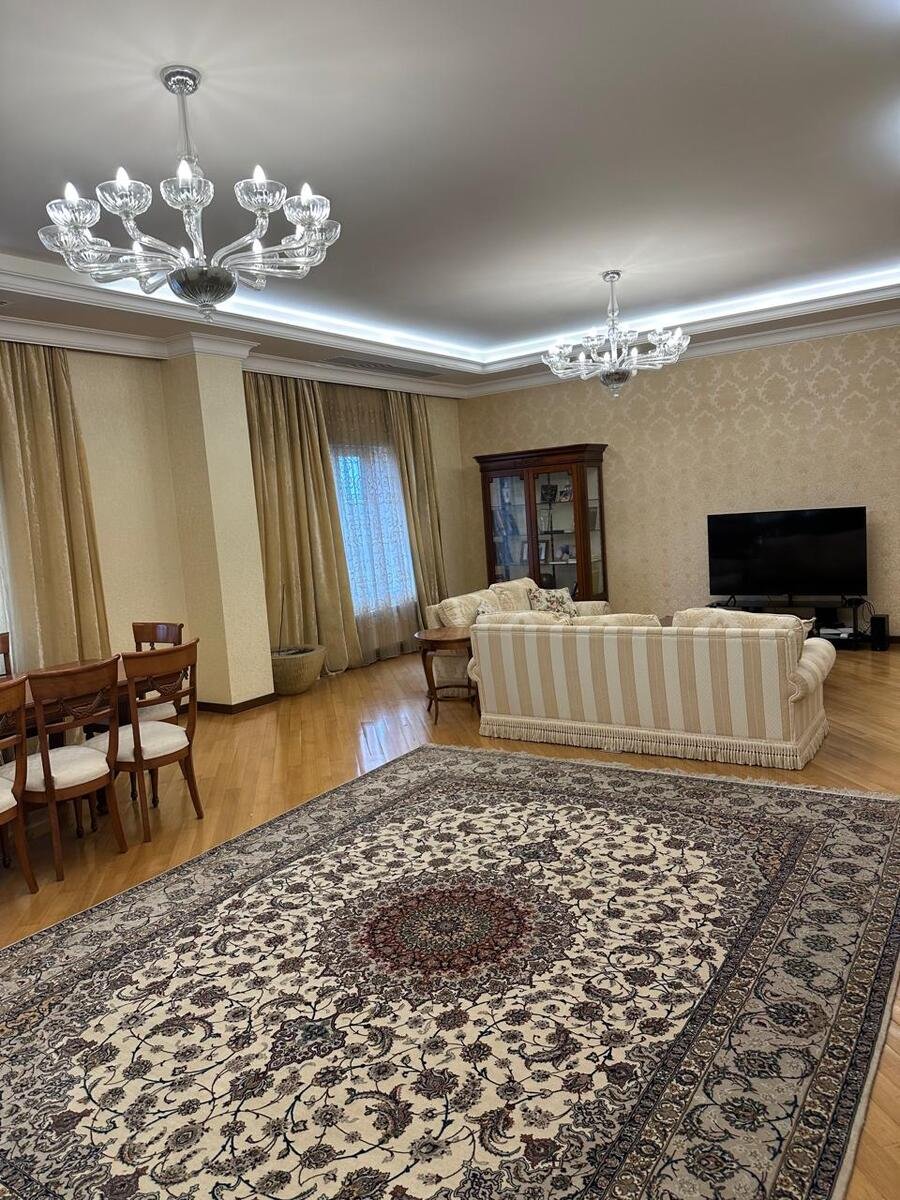 Satılır 5 otaqlı yeni tikili, 390 m², 28 May m.-1