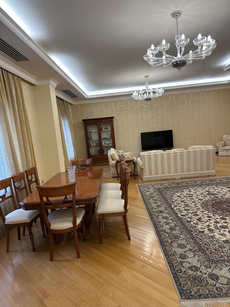 Satılır 5 otaqlı yeni tikili, 390 m², 28 May m.-2