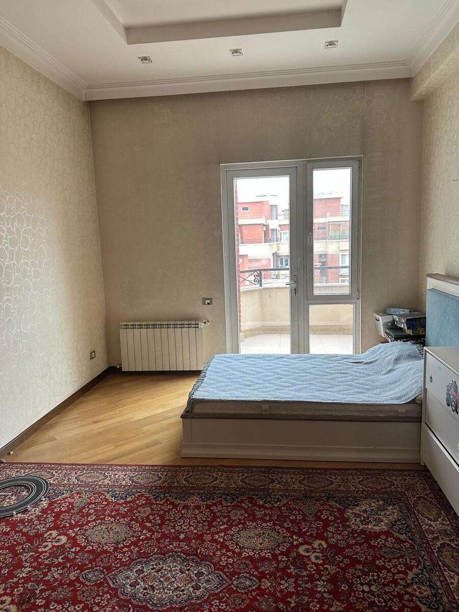 Satılır 5 otaqlı yeni tikili, 390 m², 28 May m.-5