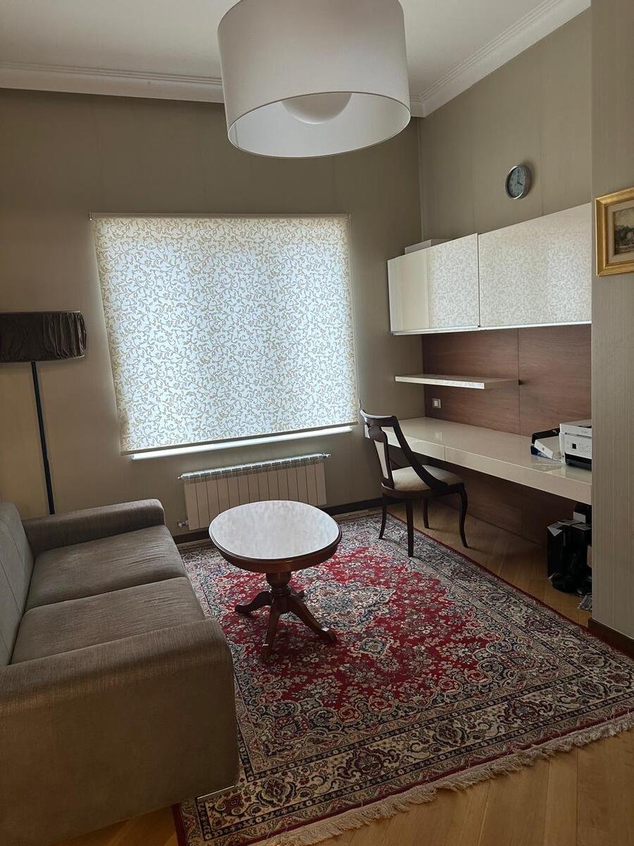 Satılır 5 otaqlı yeni tikili, 390 m², 28 May m.-6