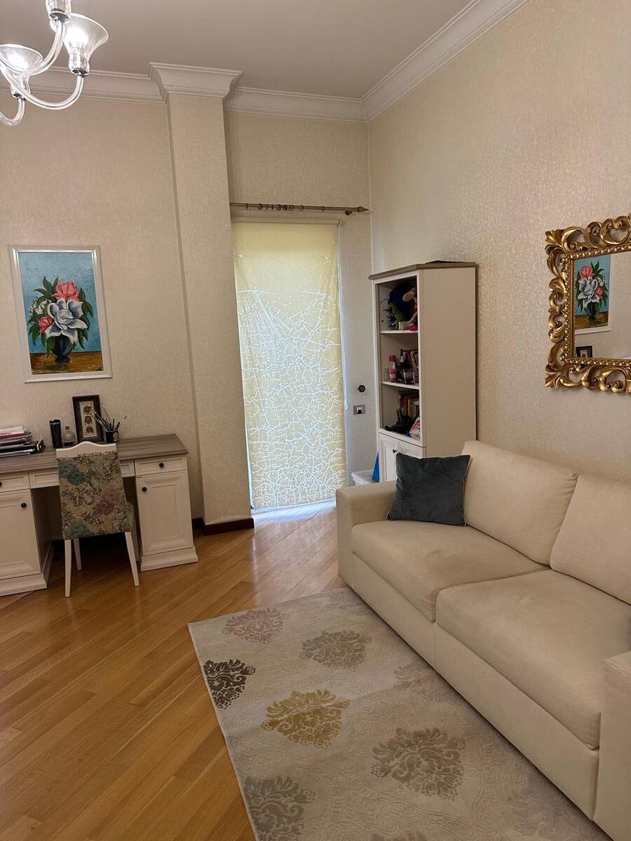 Satılır 5 otaqlı yeni tikili, 390 m², 28 May m.-7