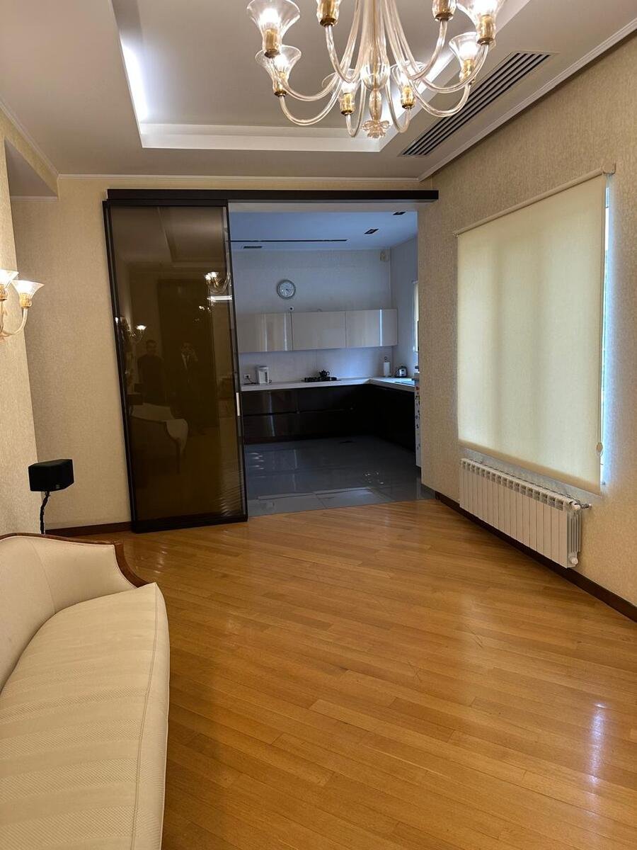 Satılır 5 otaqlı yeni tikili, 390 m², 28 May m.-8