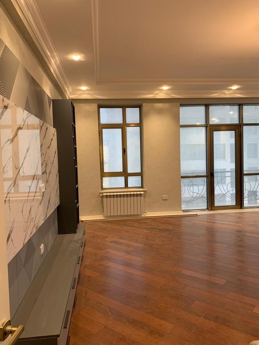 Kirayə verilir 3 otaqlı yeni tikili, 168 m², Elmlər Akademiyası m.-2