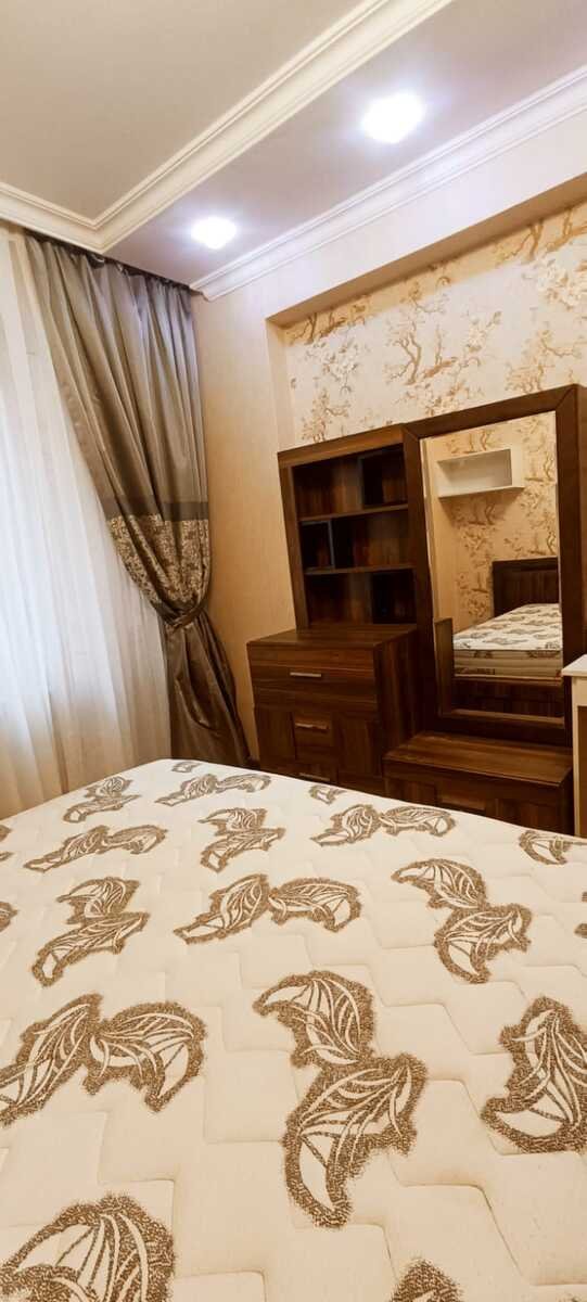 Kirayə verilir 2 otaqlı yeni tikili, 80 m², İnşaatçılar m.-8