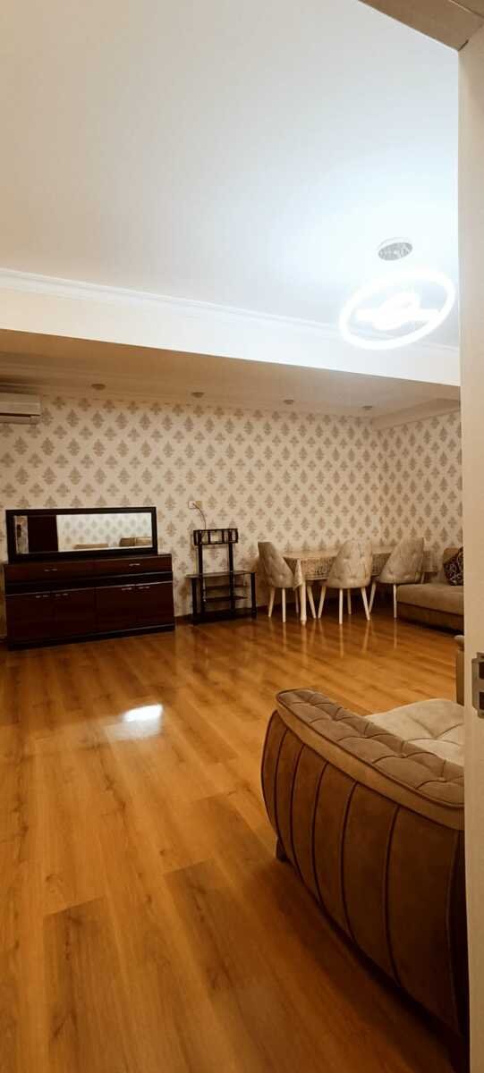 Kirayə verilir 2 otaqlı yeni tikili, 80 m², İnşaatçılar m.-9