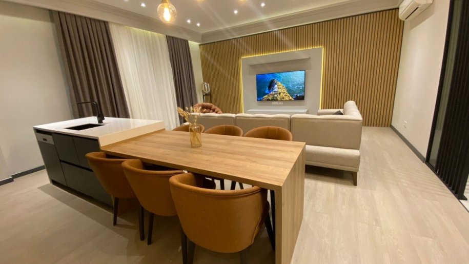 Kirayə verilir 3 otaqlı yeni tikili, 140 m², 28 May m.-3