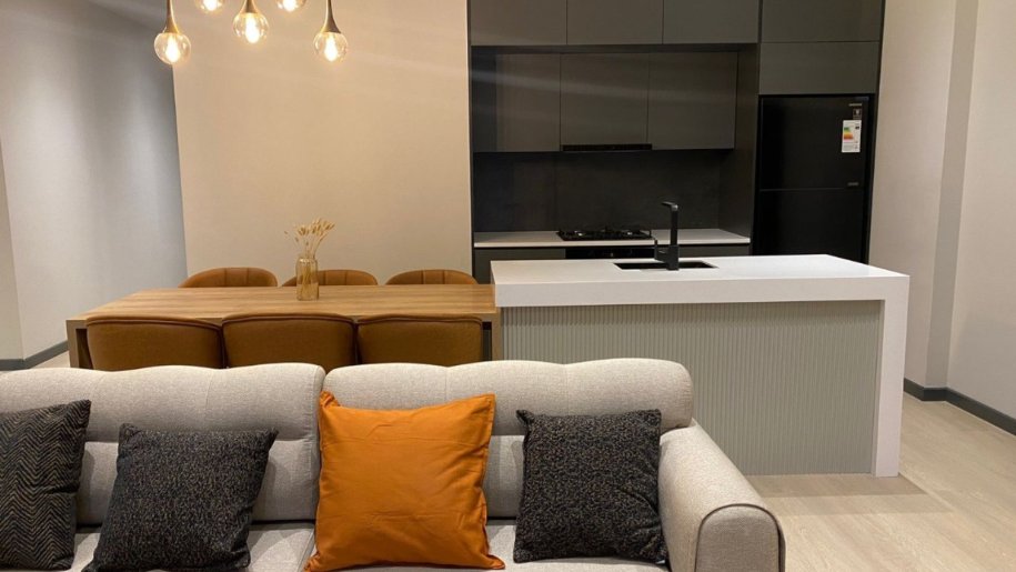 Kirayə verilir 3 otaqlı yeni tikili, 140 m², 28 May m.-5