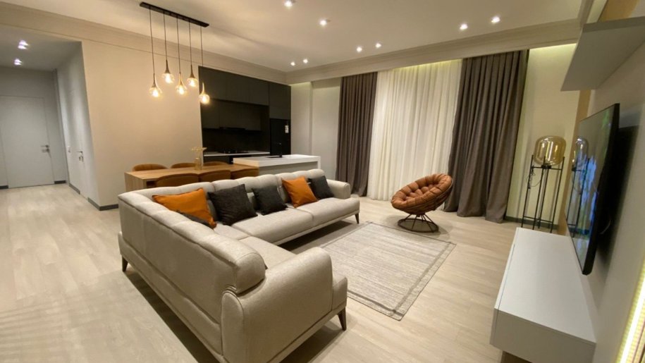 Kirayə verilir 3 otaqlı yeni tikili, 140 m², 28 May m.-10